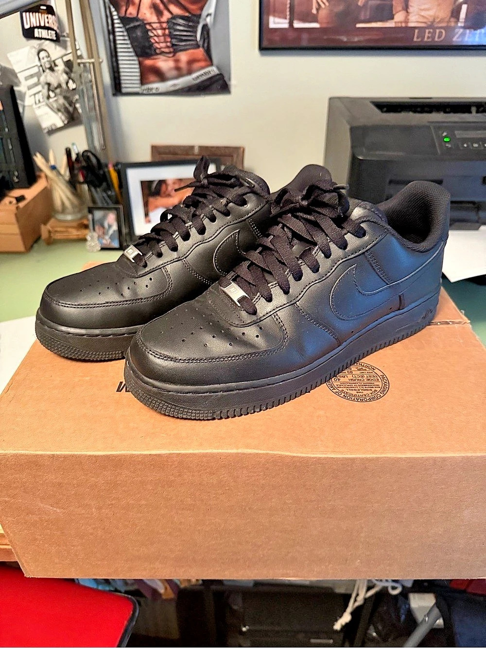 Nike Air Force 1 '07 Low Triple Black Sneakers